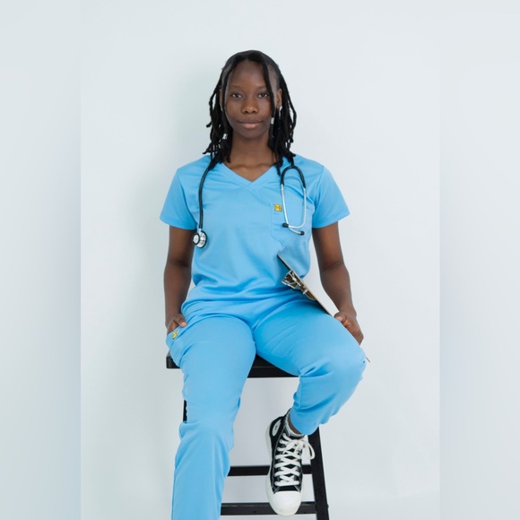 SMALL Size Top and Jogger Scrub Set - Picture 9 of 10